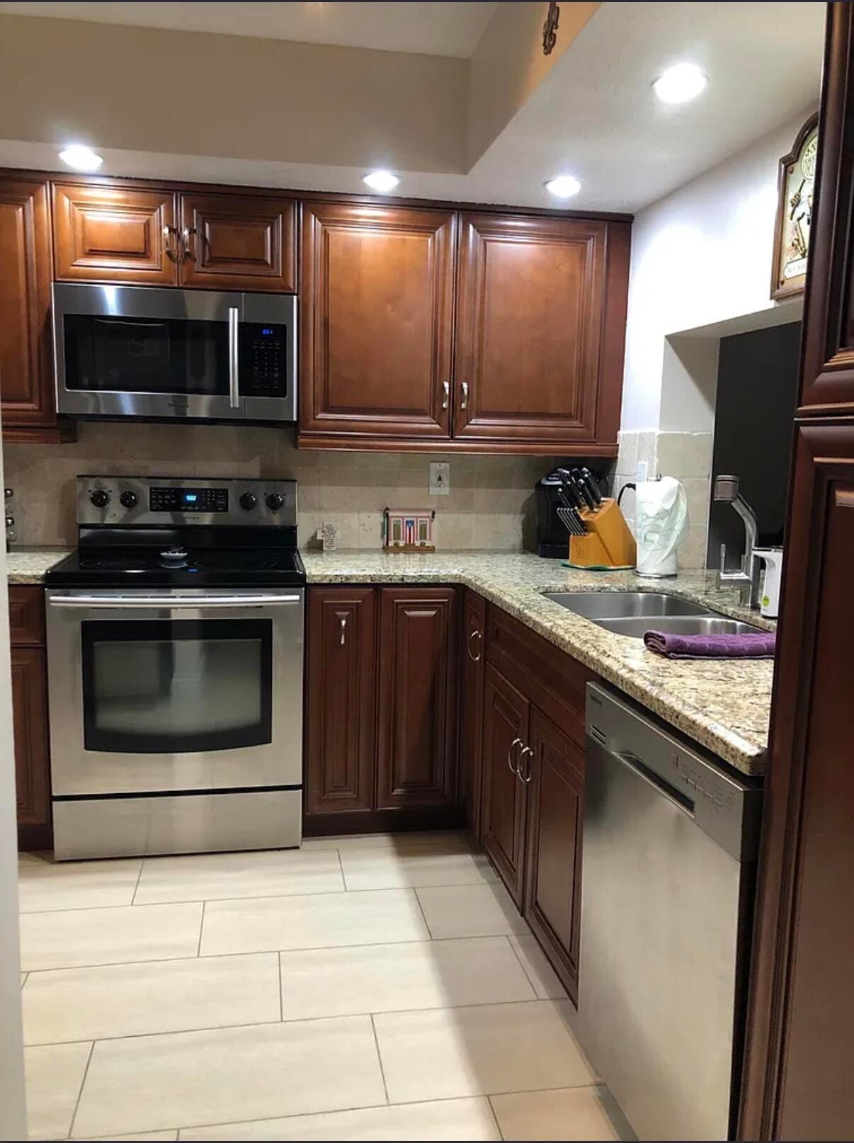 612 N UNIVERSITY Drive — photo 3
