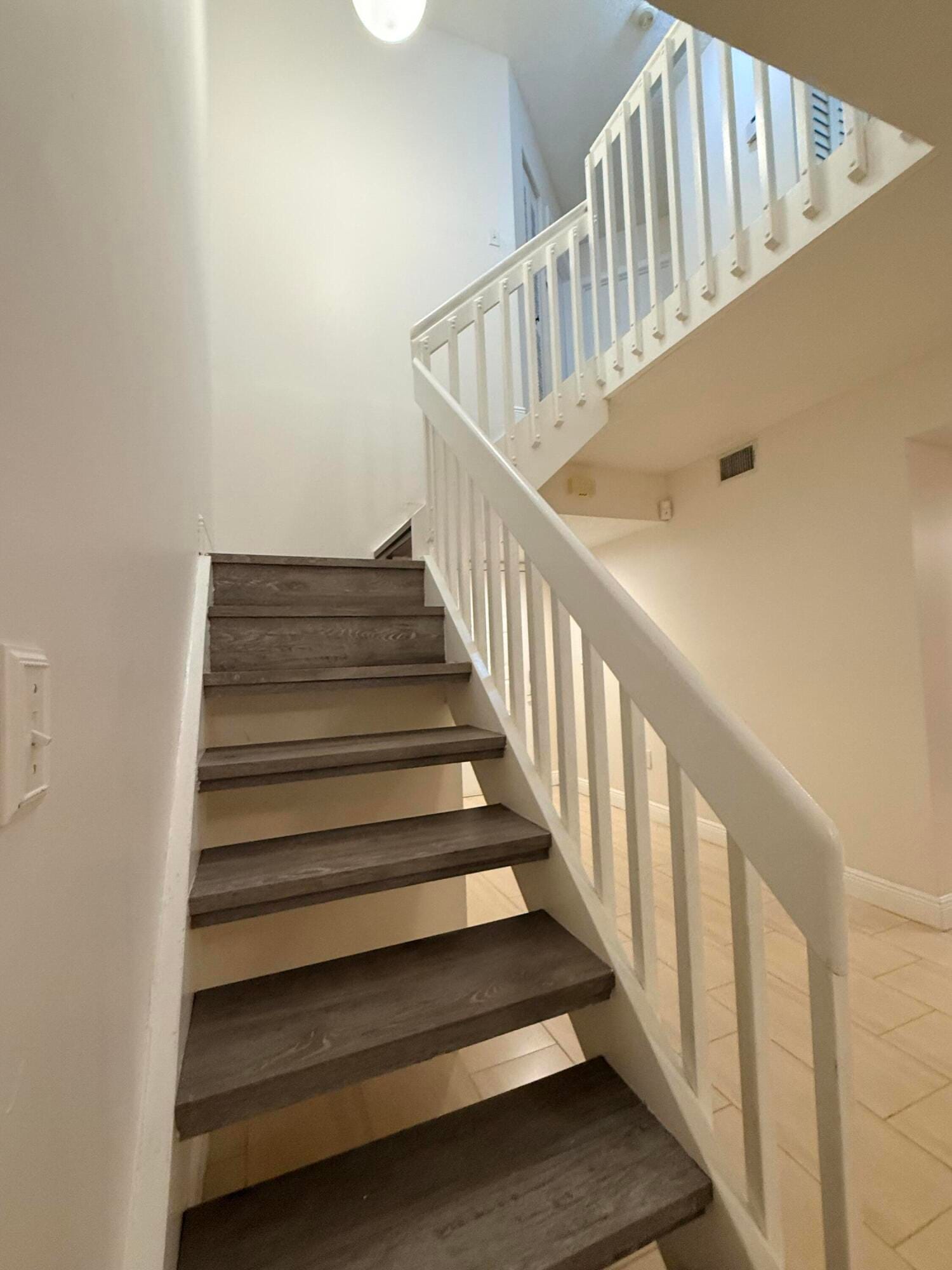 612 N UNIVERSITY Drive — photo 7