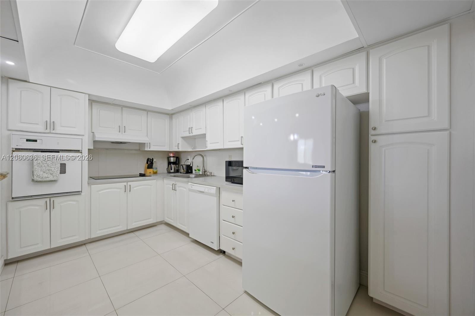 19370 Collins Avenue 1426 — photo 4