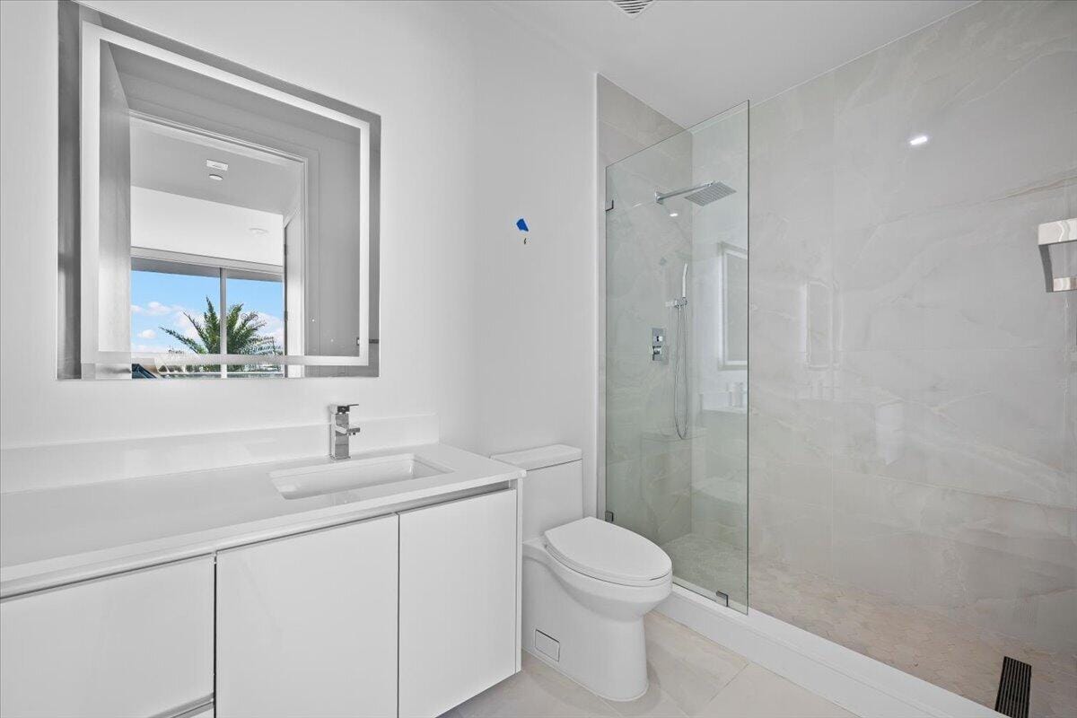 220 LAKE SHORE Drive 710, West Palm Beach, FL 33403 photo 15