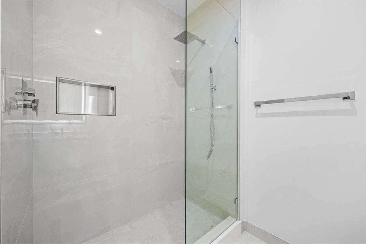 220 LAKE SHORE Drive 710, West Palm Beach, FL 33403 photo 19