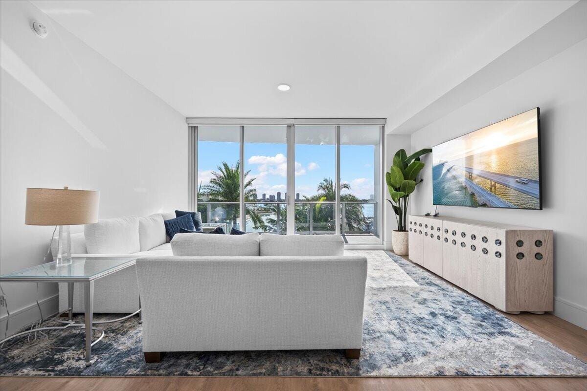 220 LAKE SHORE Drive 710, West Palm Beach, FL 33403 photo 3