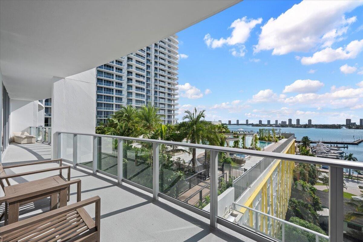 220 LAKE SHORE Drive 710, West Palm Beach, FL 33403 photo 28