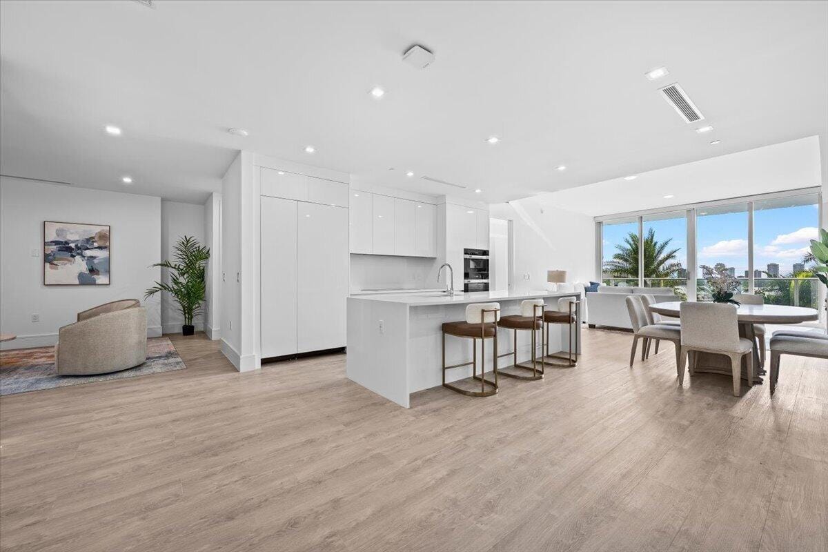 220 LAKE SHORE Drive 710, West Palm Beach, FL 33403 photo 4