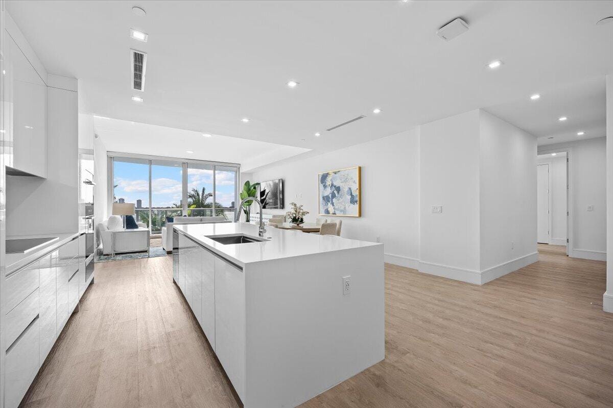 220 LAKE SHORE Drive 710, West Palm Beach, FL 33403 photo 10