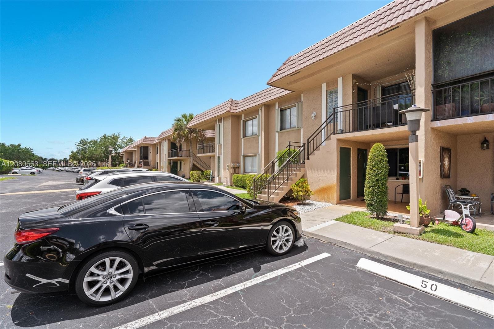 197 Lakeview Drive 102, Weston, FL 33326