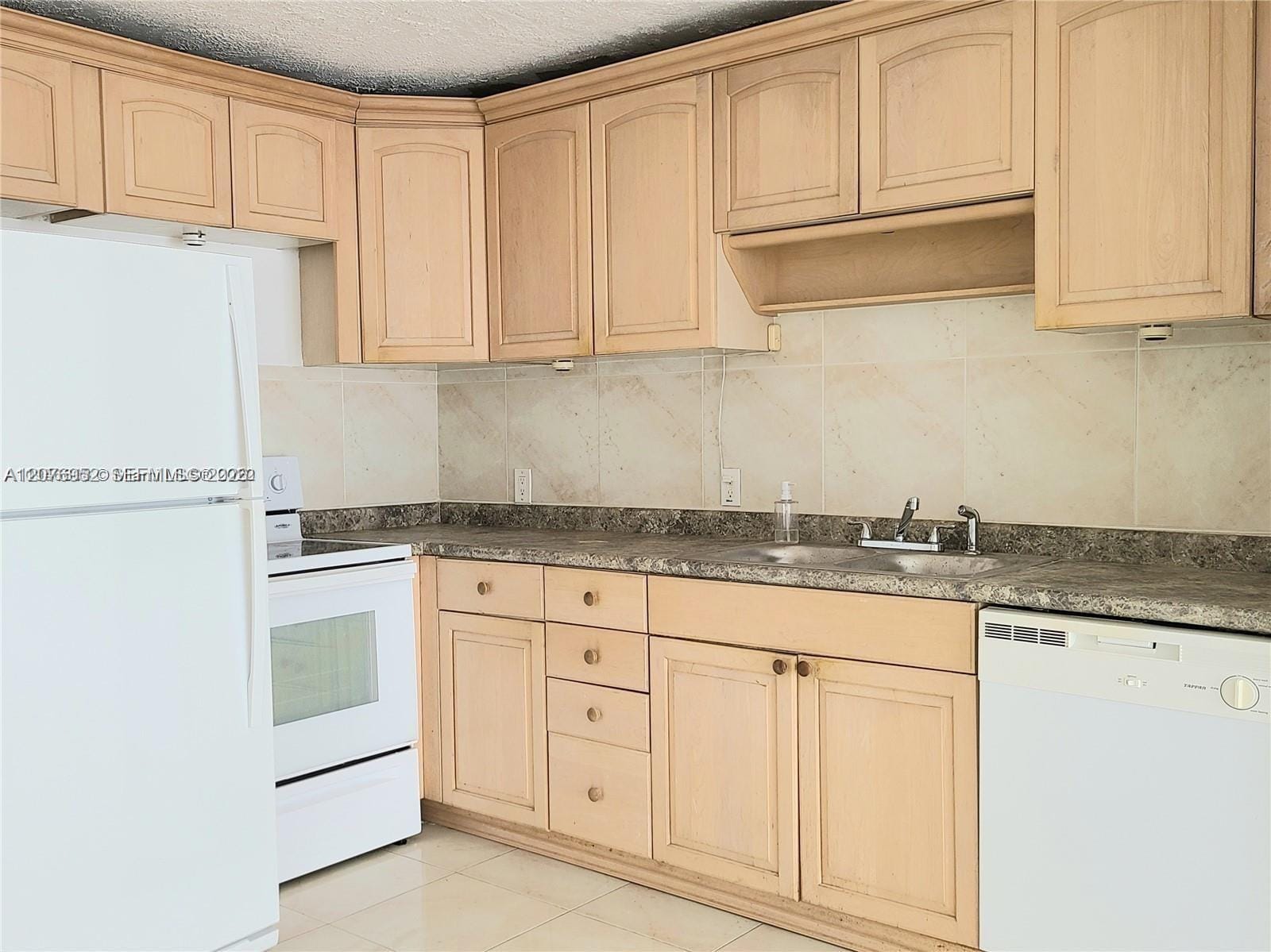 1228 West Avenue 1006 — photo 2