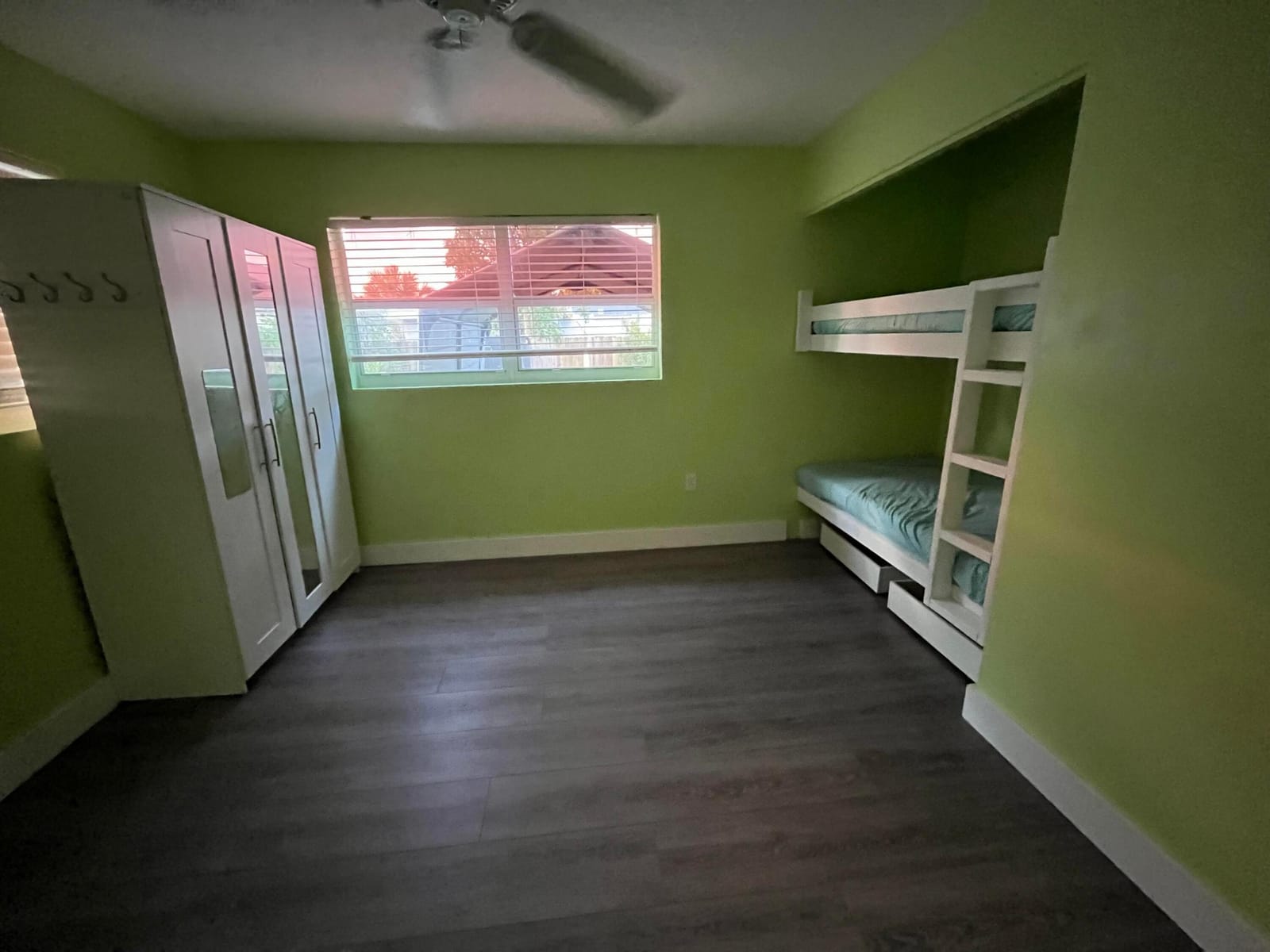 4400 APPLECREST Drive — photo 11