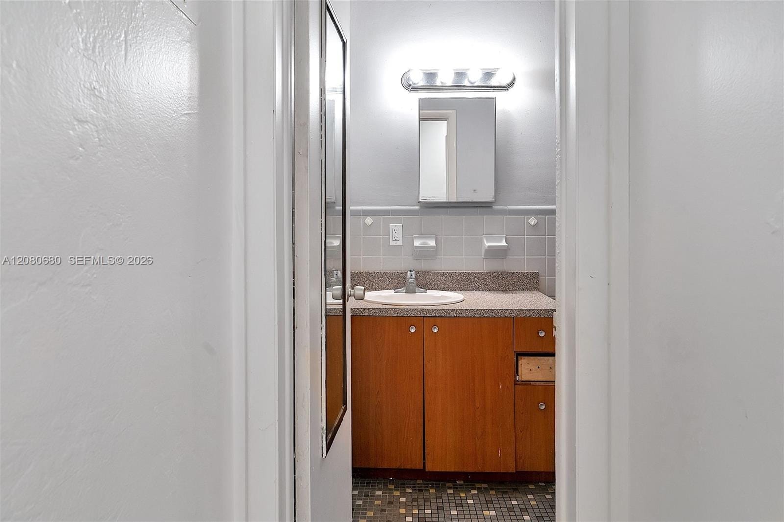 318 Majorca Avenue 304 — photo 10