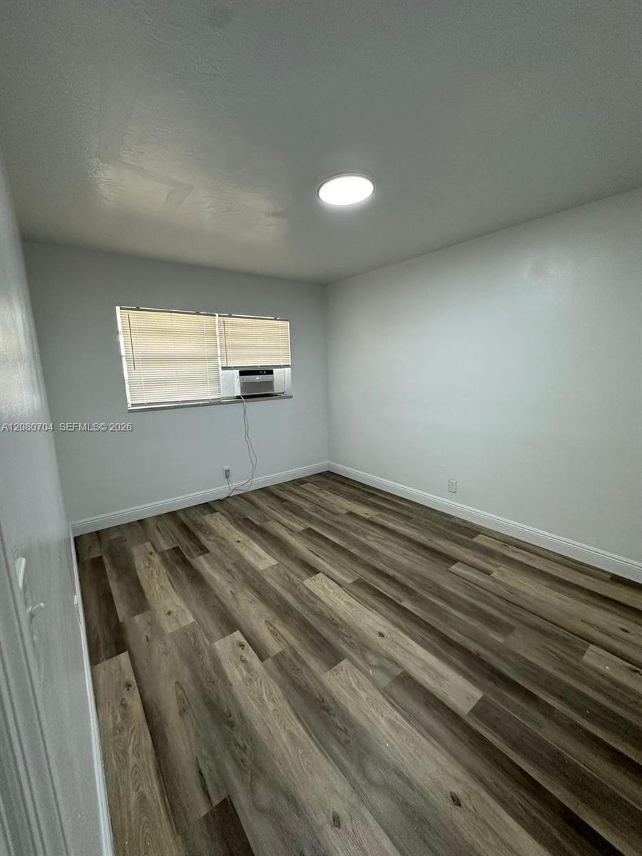 319 NE 2nd Street 4 — photo 2