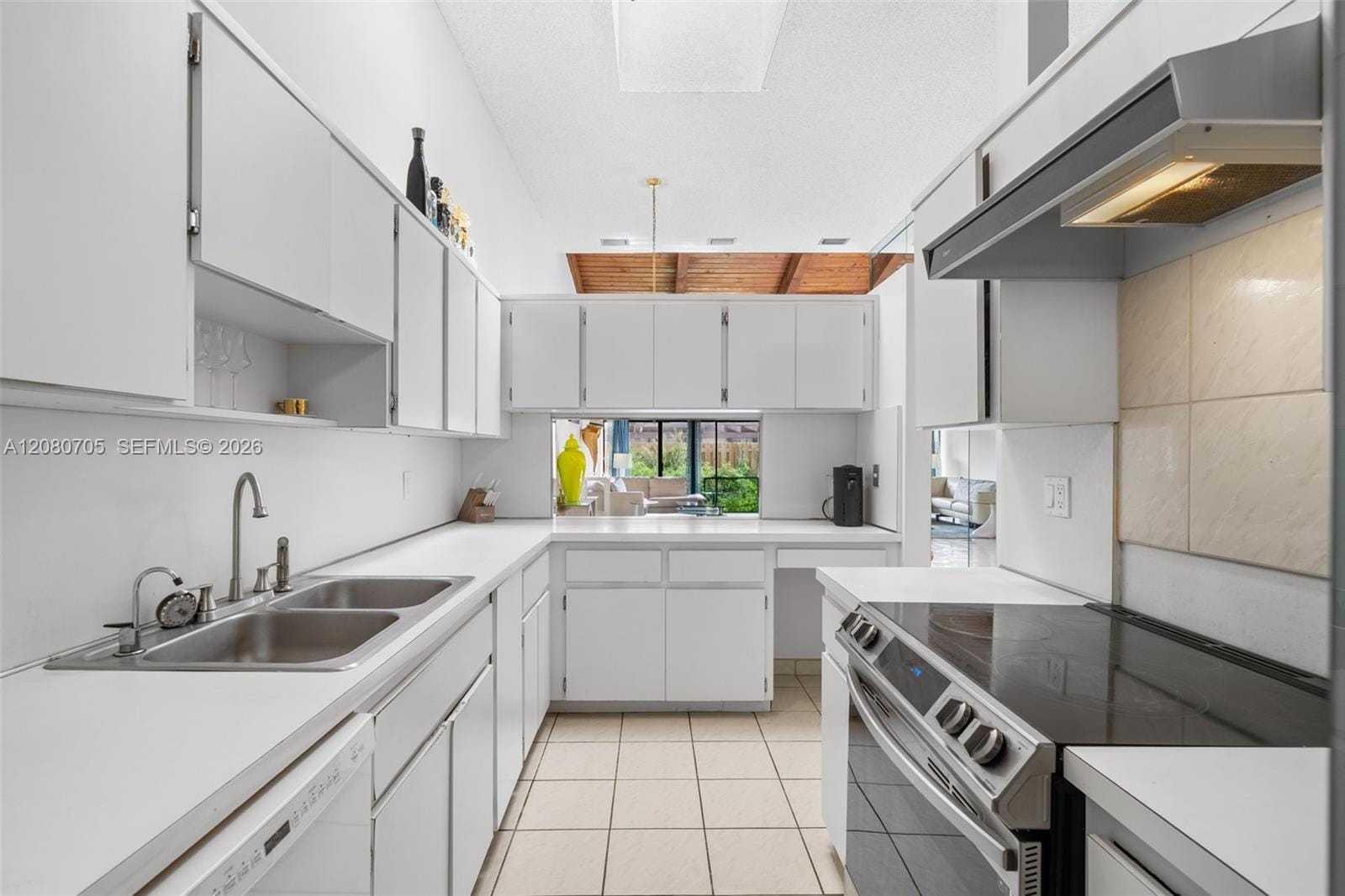 2679 S Parkview Drive, Hallandale Beach, FL 33009 photo 14