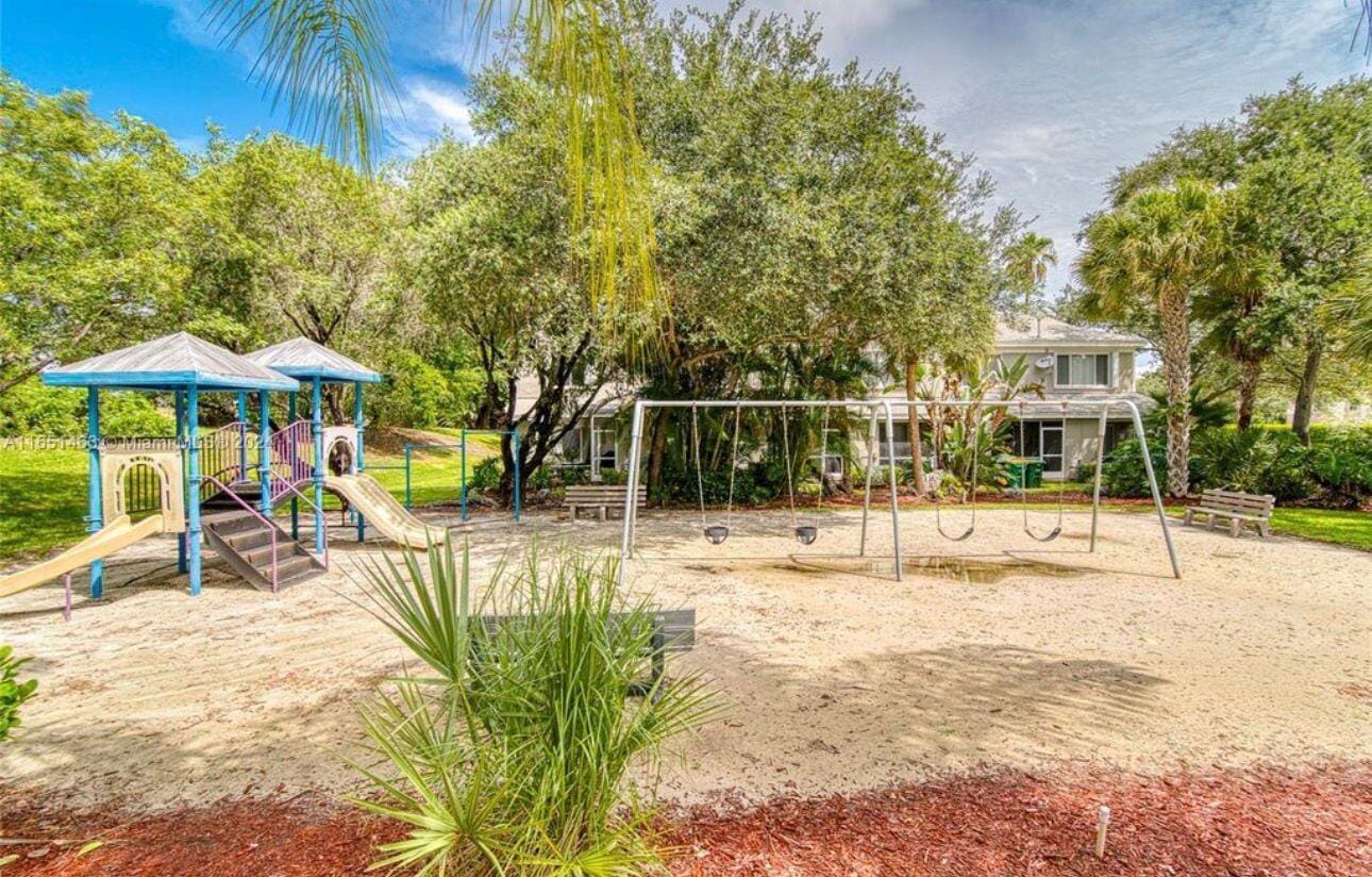 7844 Dixie Beach Circle, Tamarac, FL 33321 photo 27