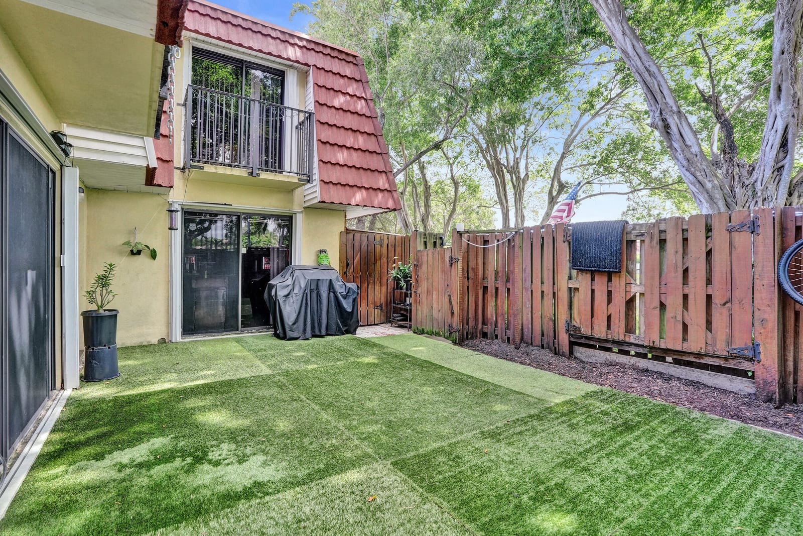 9993 NW 7th Street — photo 2