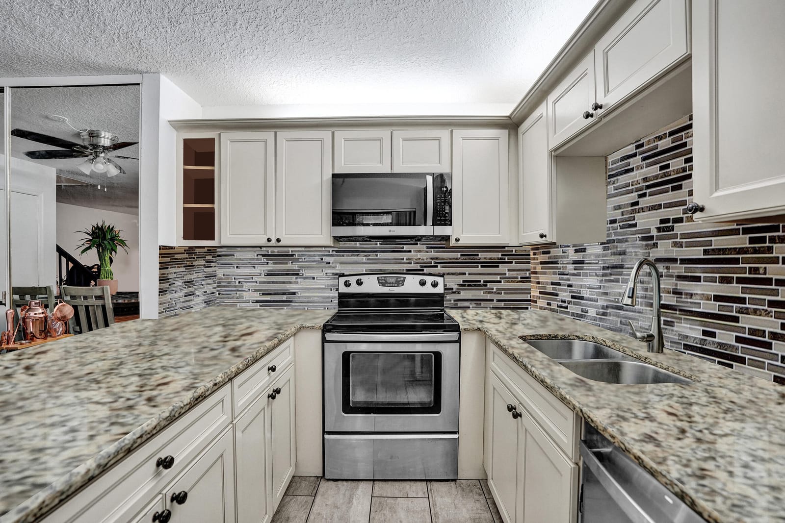 9993 NW 7th Street — photo 7