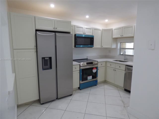 361 S Hollybrook Drive 302, Pembroke Pines, FL 33025