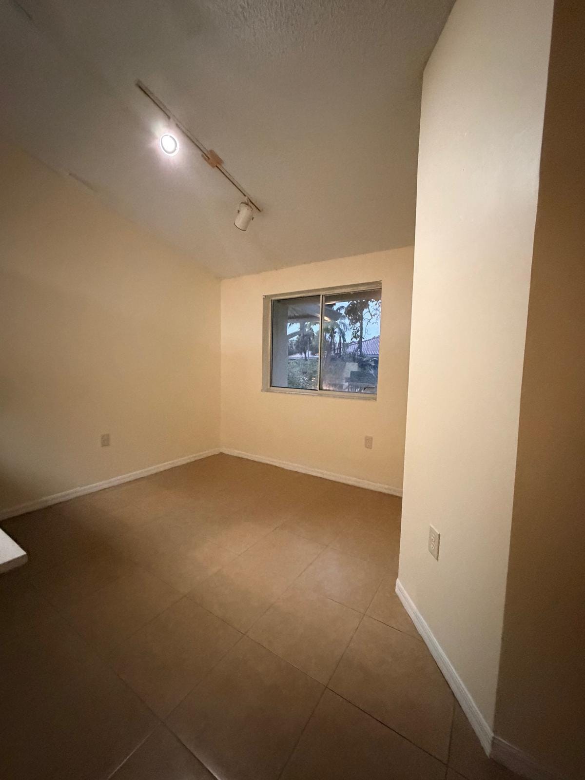 21202 GLENMOOR Drive 21202 — photo 4