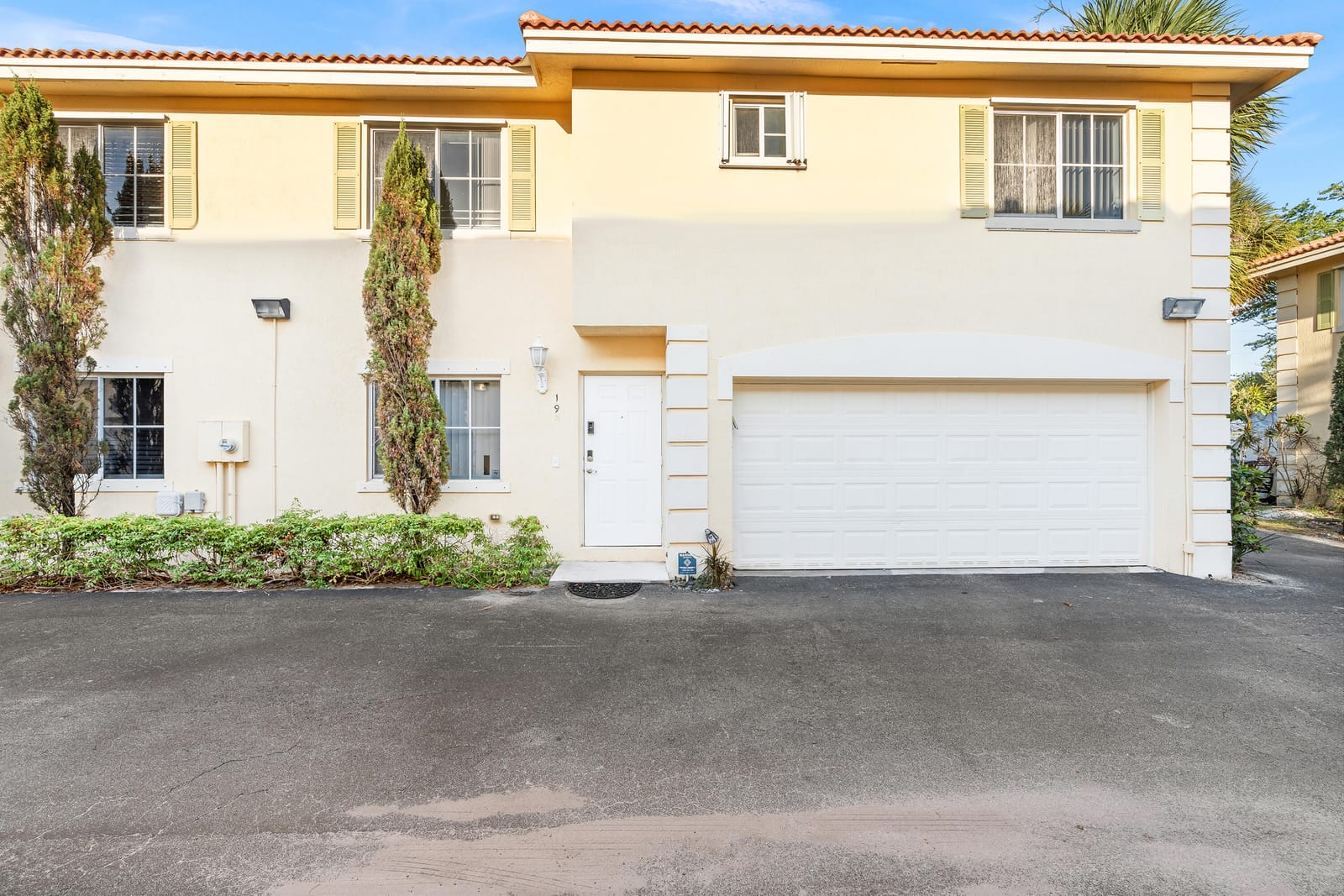 190 SE 2nd Street, Deerfield Beach, FL 33441