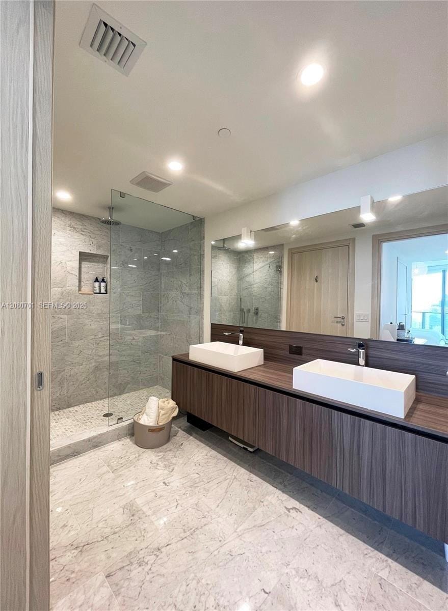 1000 Brickell Plaza 4301 — photo 11
