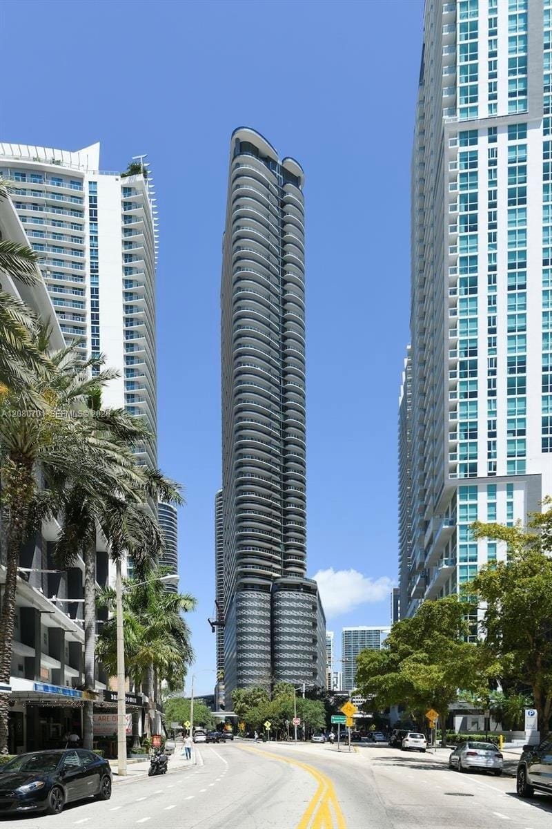 1000 Brickell Plaza 4301 — photo 7