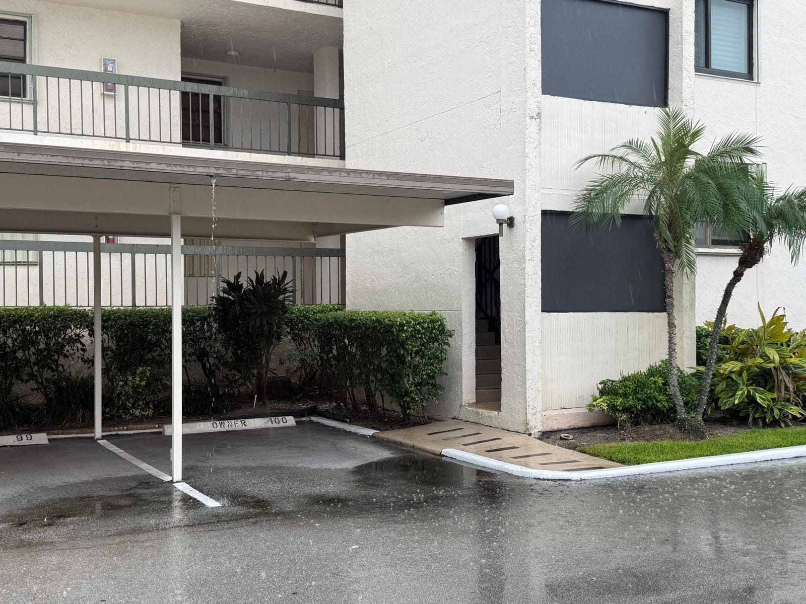 7030 HALF MOON Circle 121 — photo 3