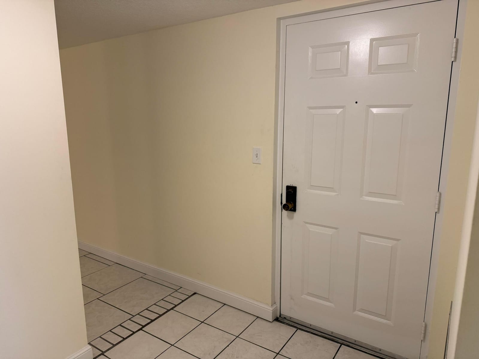 7030 HALF MOON Circle 121 — photo 4