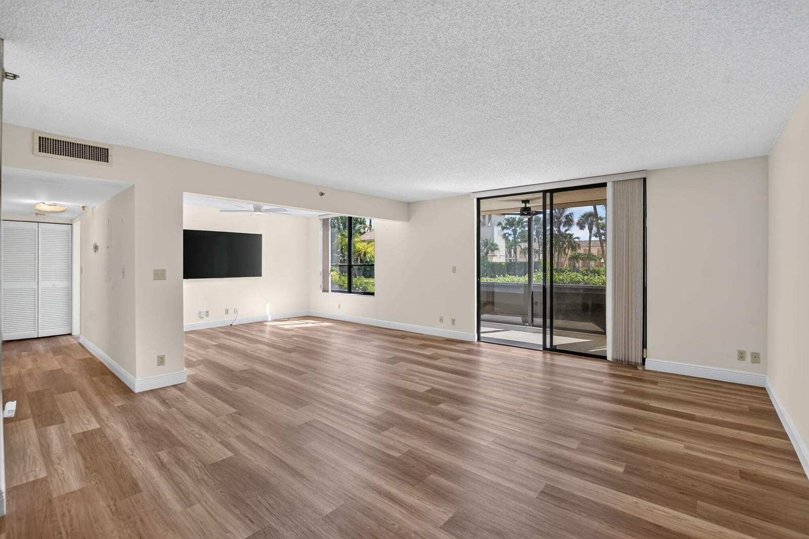 7201 PROMENADE Drive 101 — photo 3