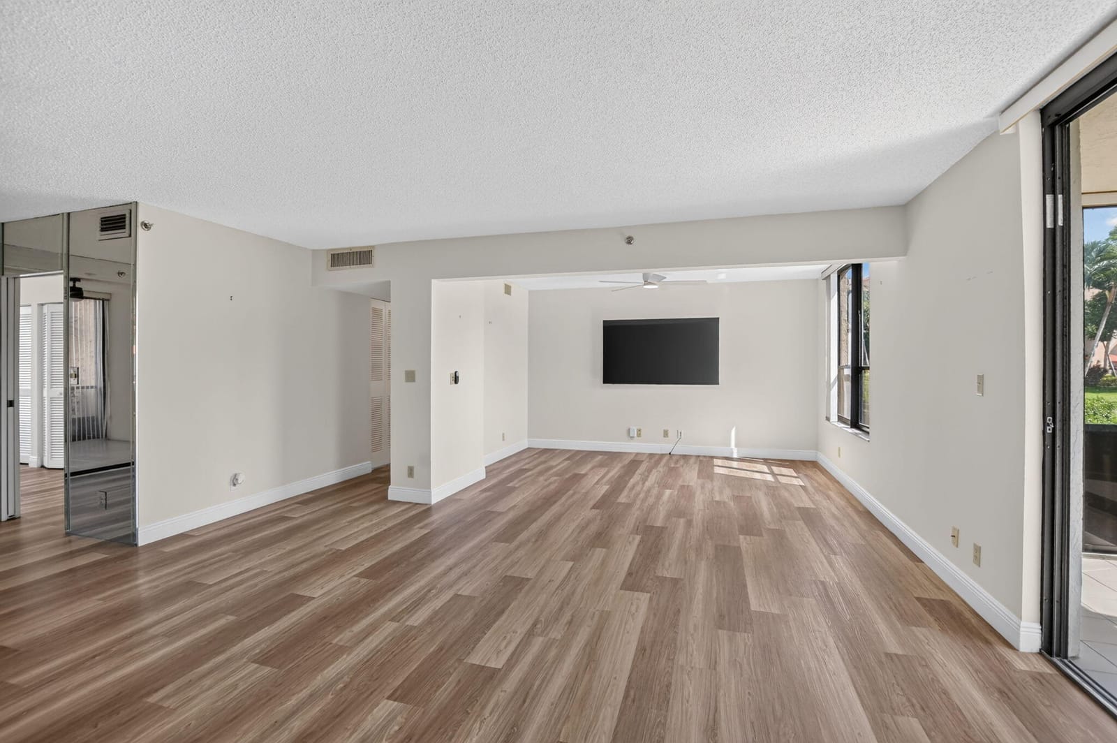 7201 PROMENADE Drive 101 — photo 5