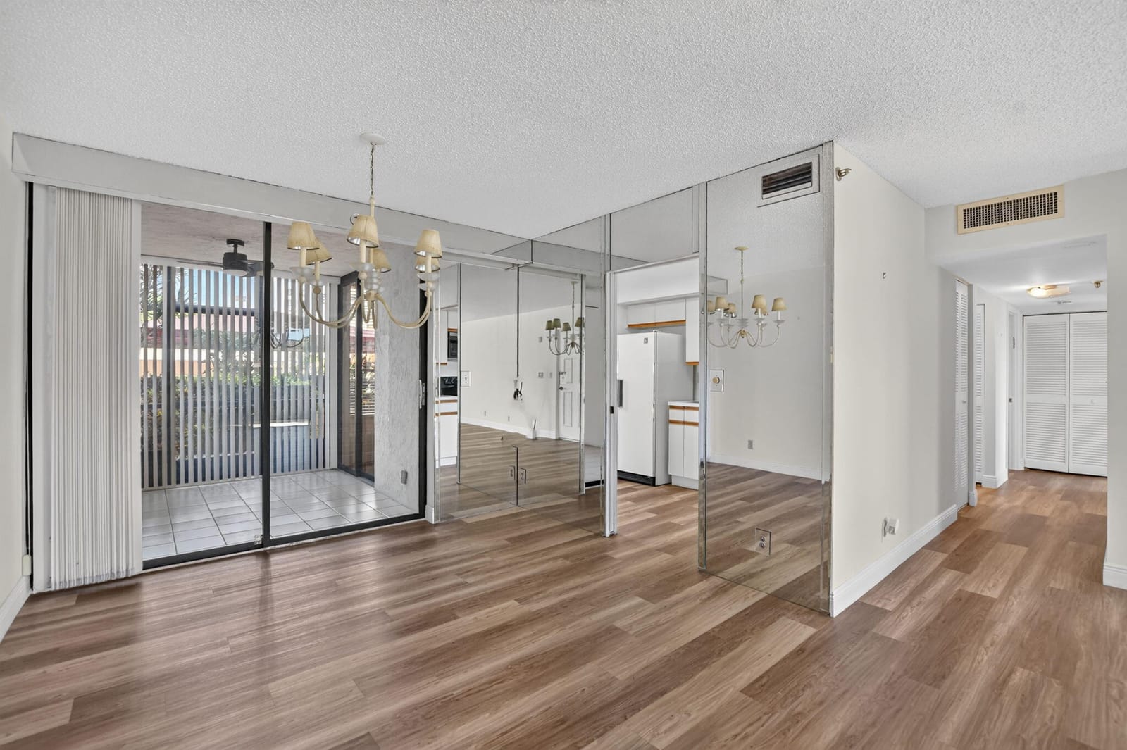 7201 PROMENADE Drive 101 — photo 8