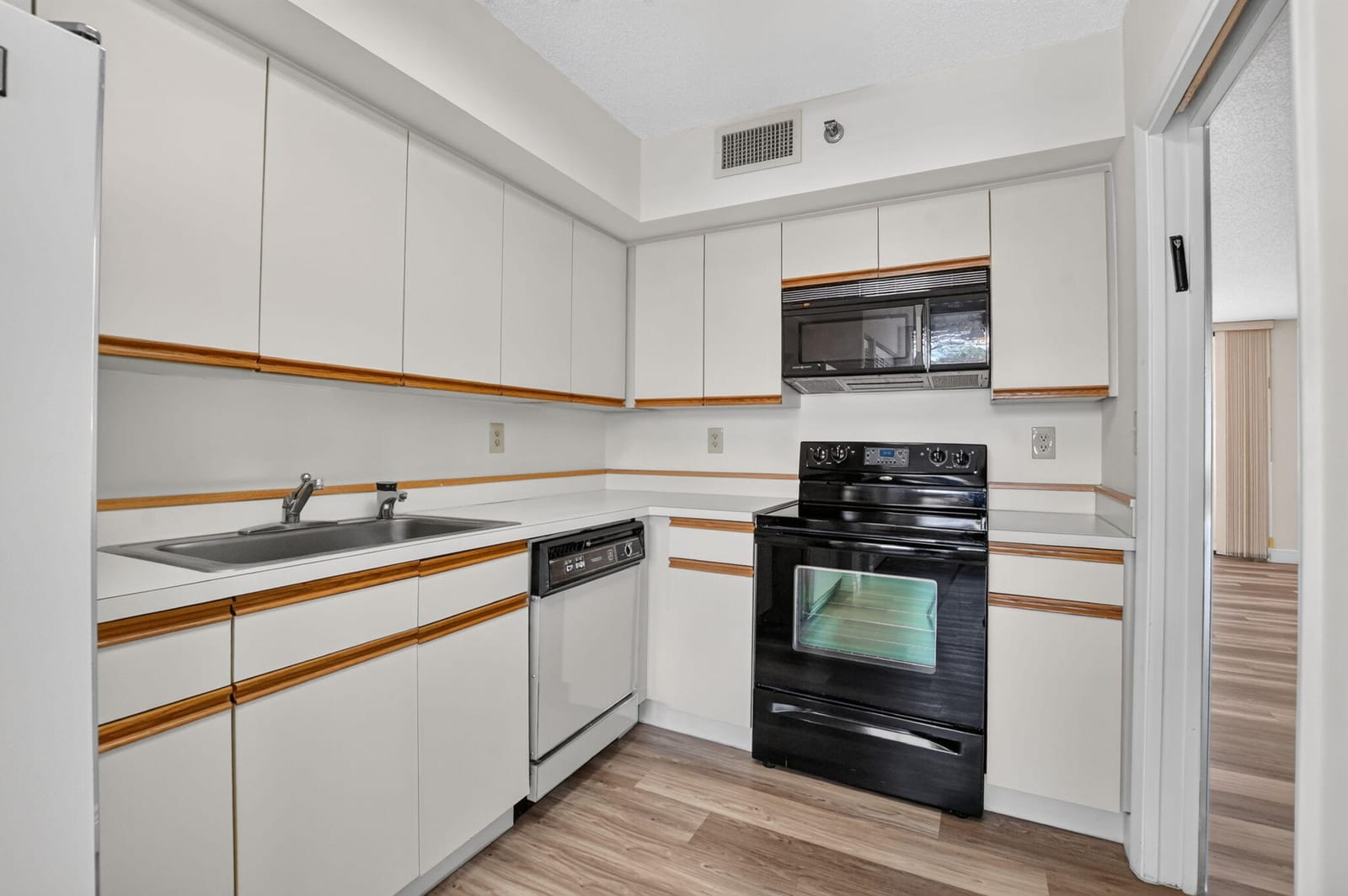 7201 PROMENADE Drive 101 — photo 10