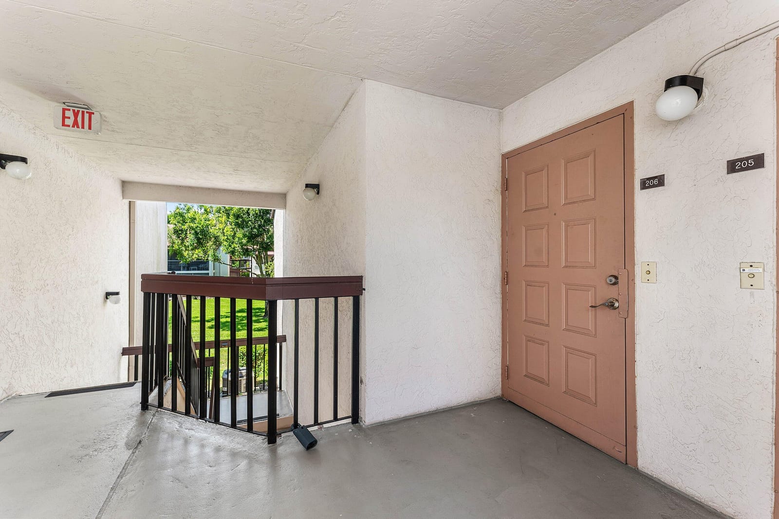 5040 Rose Hill Drive 206 — photo 2