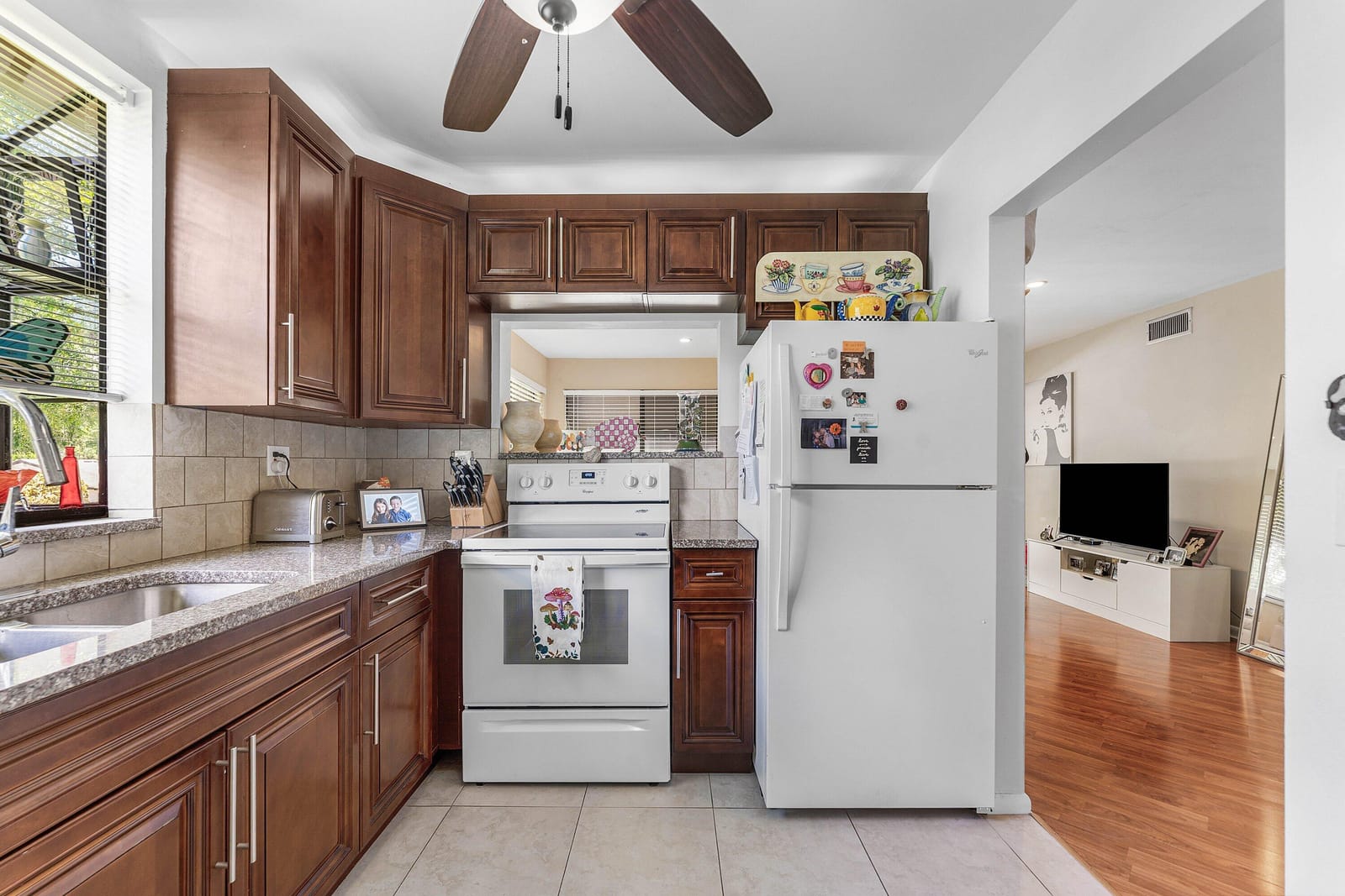 5040 Rose Hill Drive 206 — photo 8