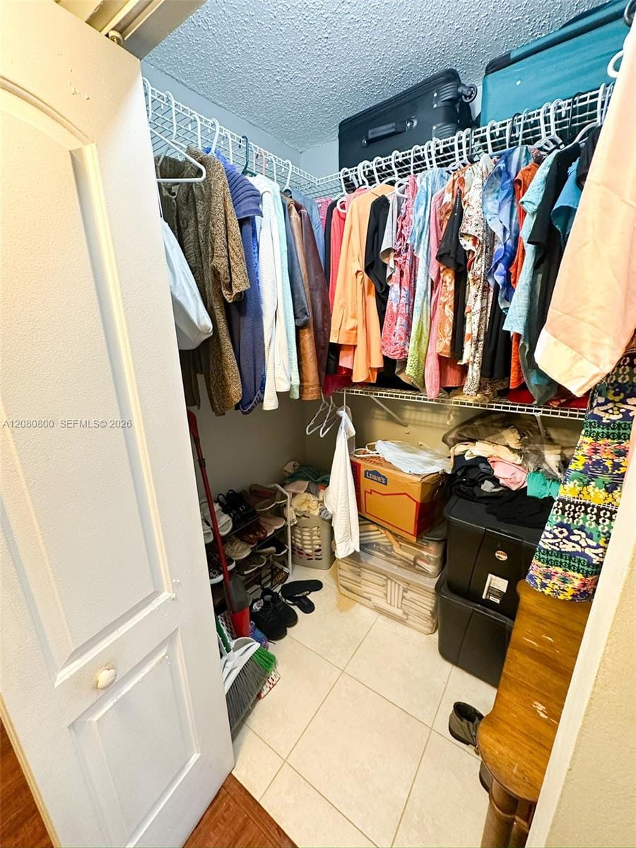 2860 Somerset Drive 400K — photo 9