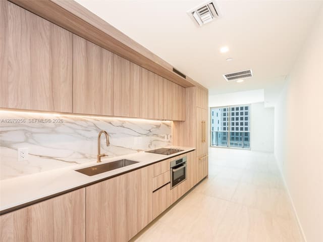 77 SE 5th Street 1714, Miami, FL 33131