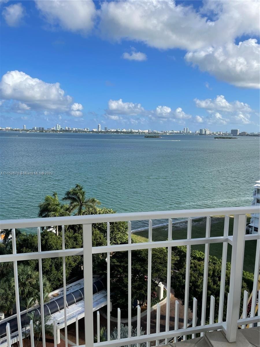 4000 TOWERSIDE Terrace 1104, Miami, FL 33138