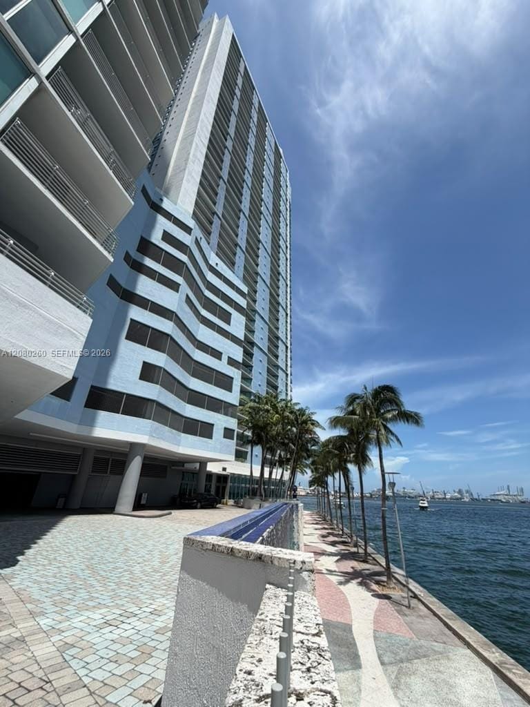 335 S Biscayne Boulevard 3901 — photo 2
