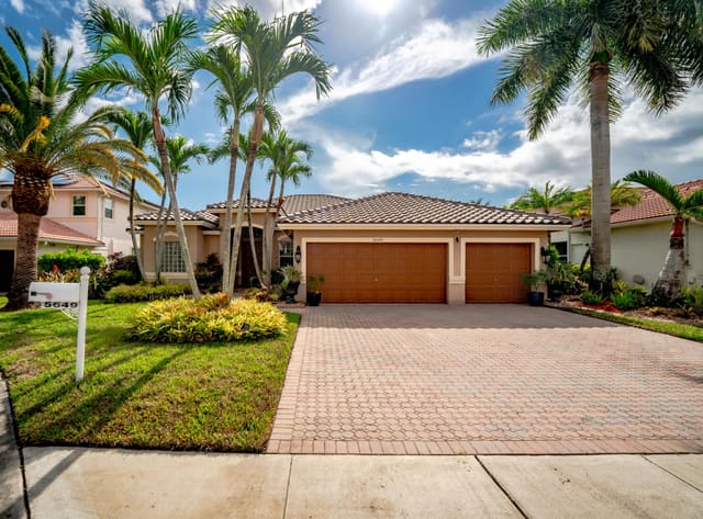 5649 NW 106TH Way, Coral Springs, FL 33076