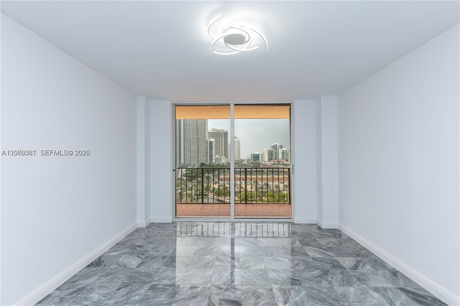 210 174th Street 1201 — photo 12