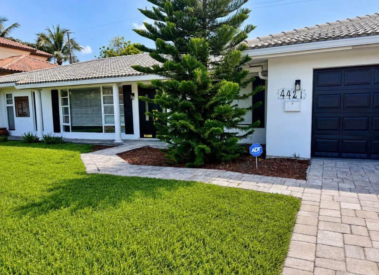 4421 NE 23RD Avenue, Lighthouse Point, FL 33064