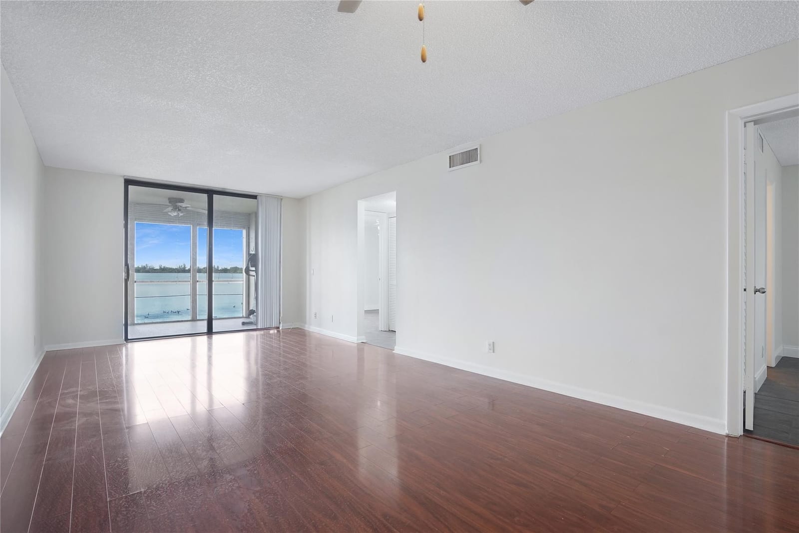 109 Lake Emerald Drive 110 — photo 12