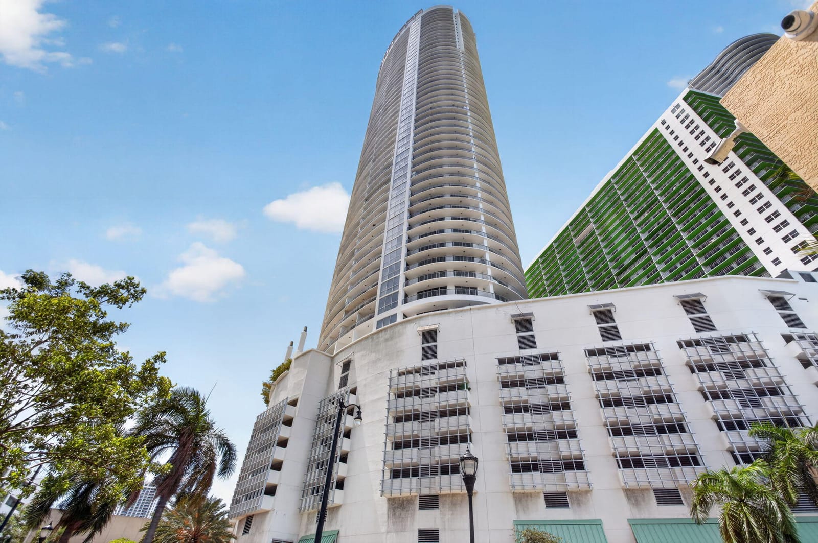 1750 N Bayshore Drive 4109 — photo 2