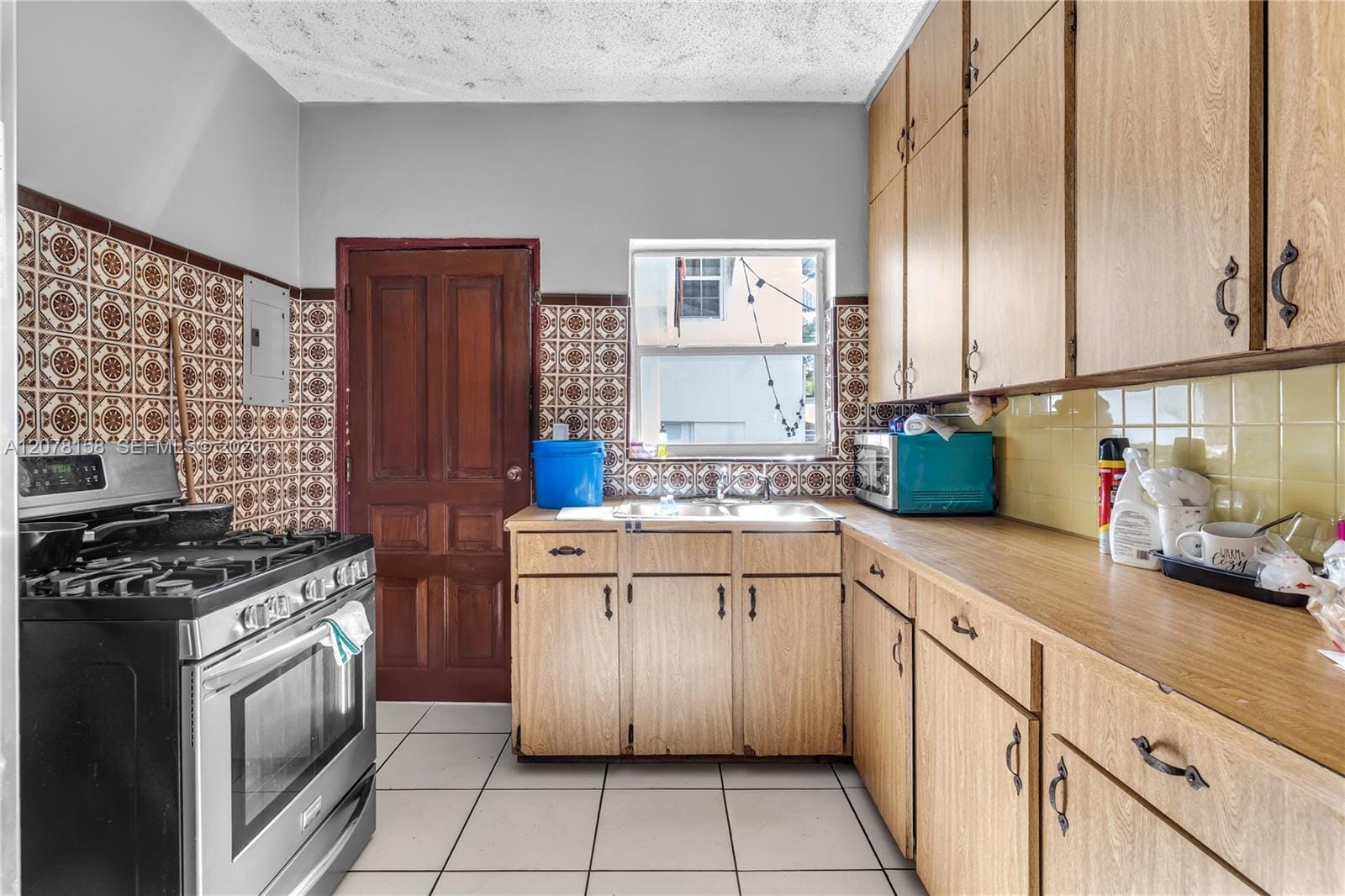 4727 NE 1st Court — photo 6