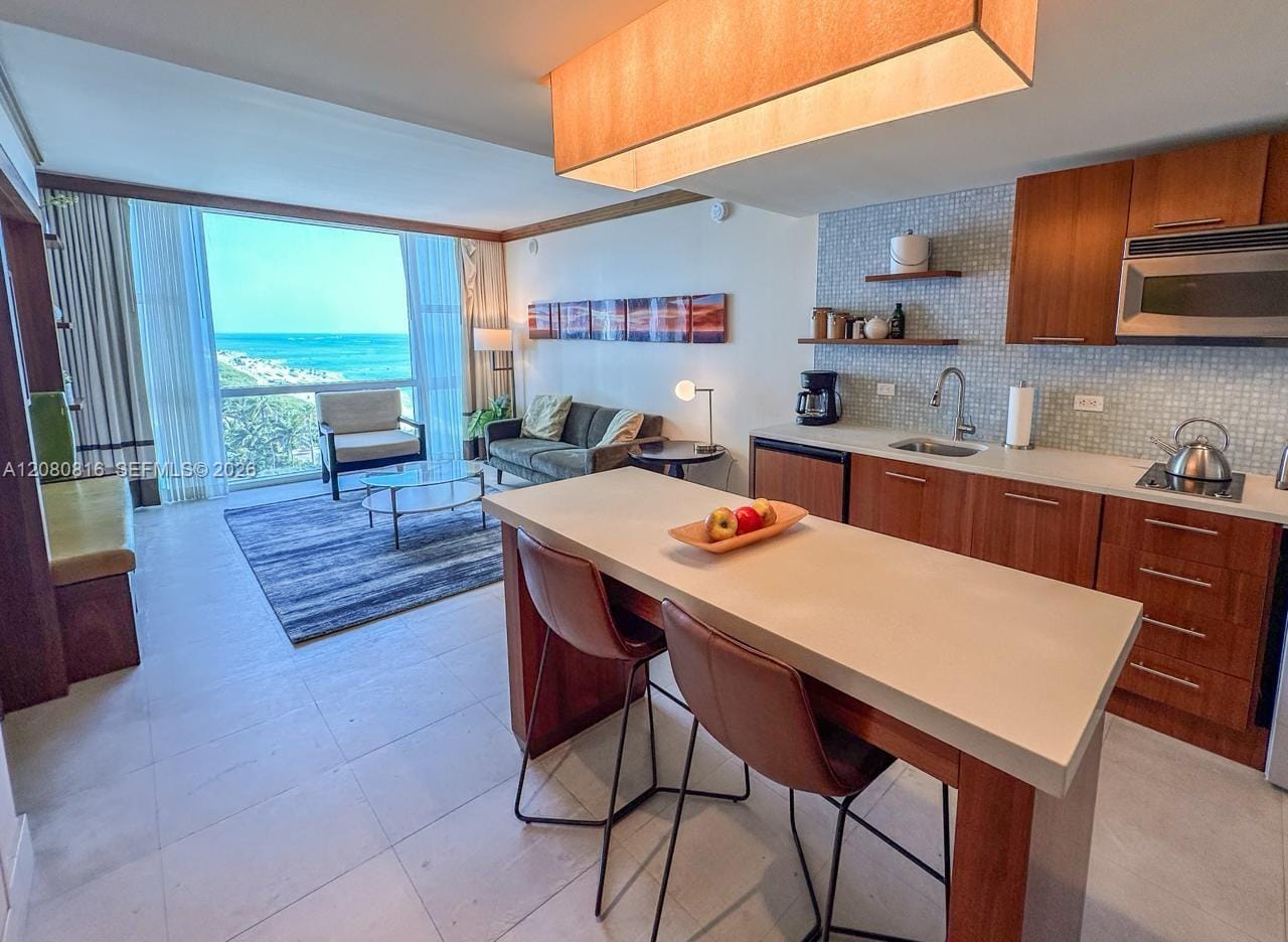 6801 Collins Avenue 815 (door number) — photo 4