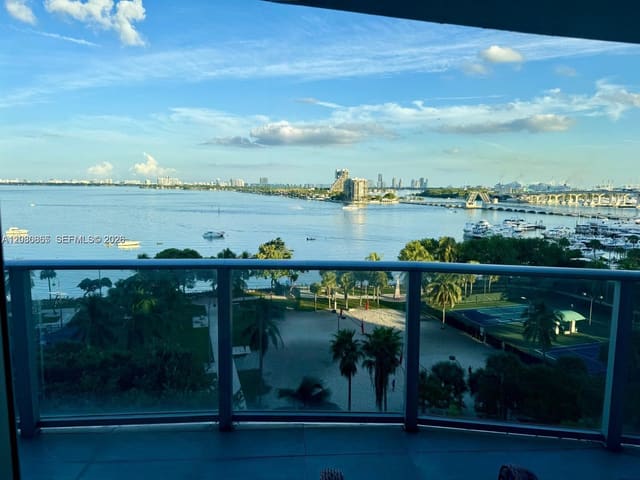 488 NE 18 806, Miami, FL 33132