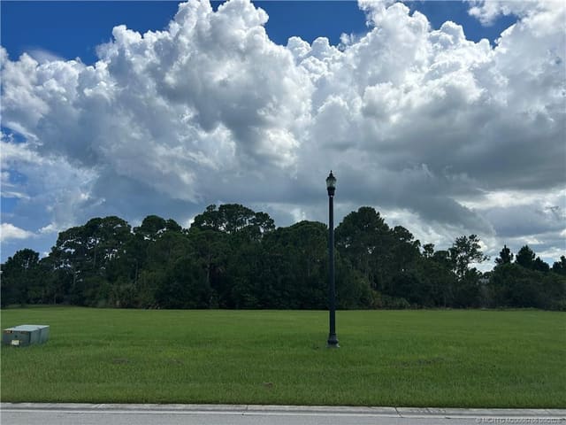 344 SE Via Sangro, Port St. Lucie, FL 34952