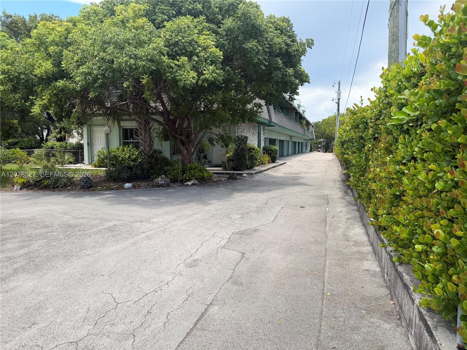 701 S Royal Poinciana Boulevard 12, Miami Springs, FL 33166