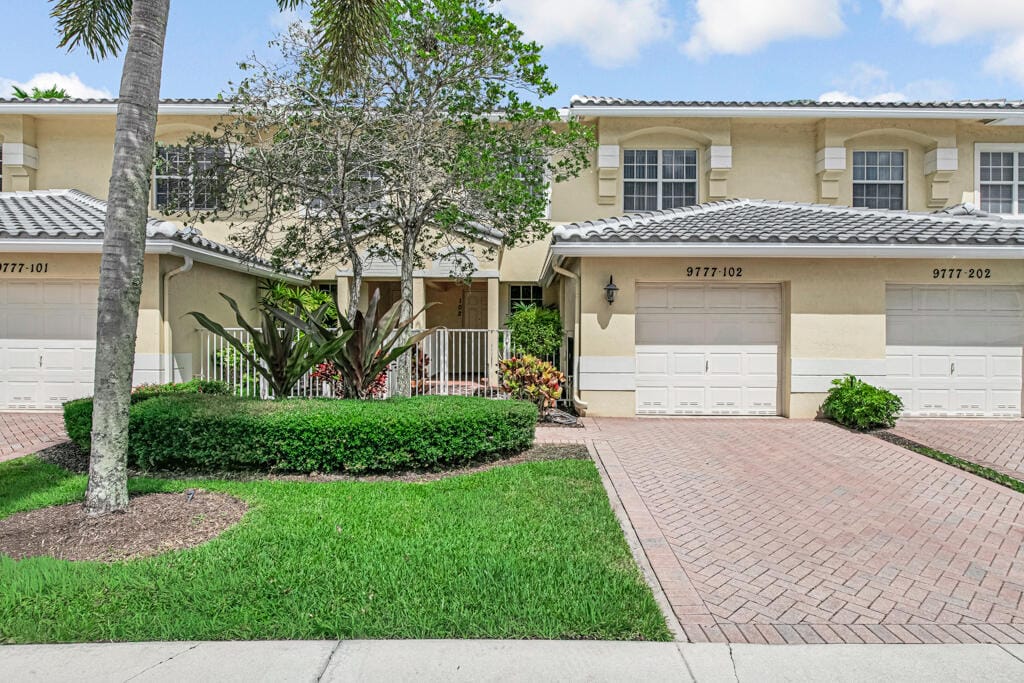 9777 BOWLINE Drive 102, West Palm Beach, FL 33411