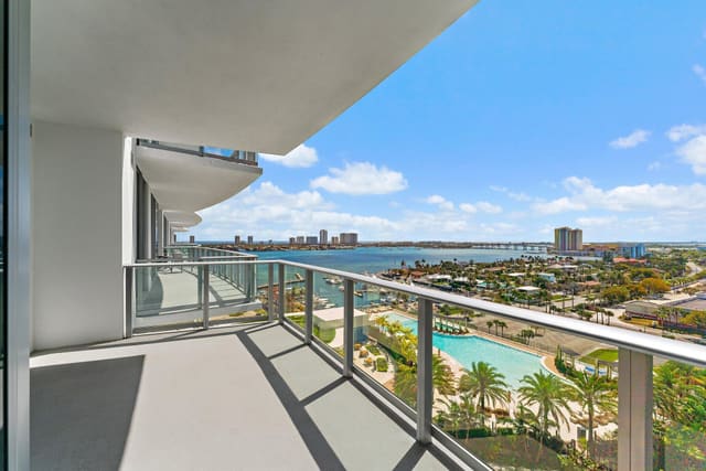 220 Lake Shore Drive 1219, Lake Park, FL 33403