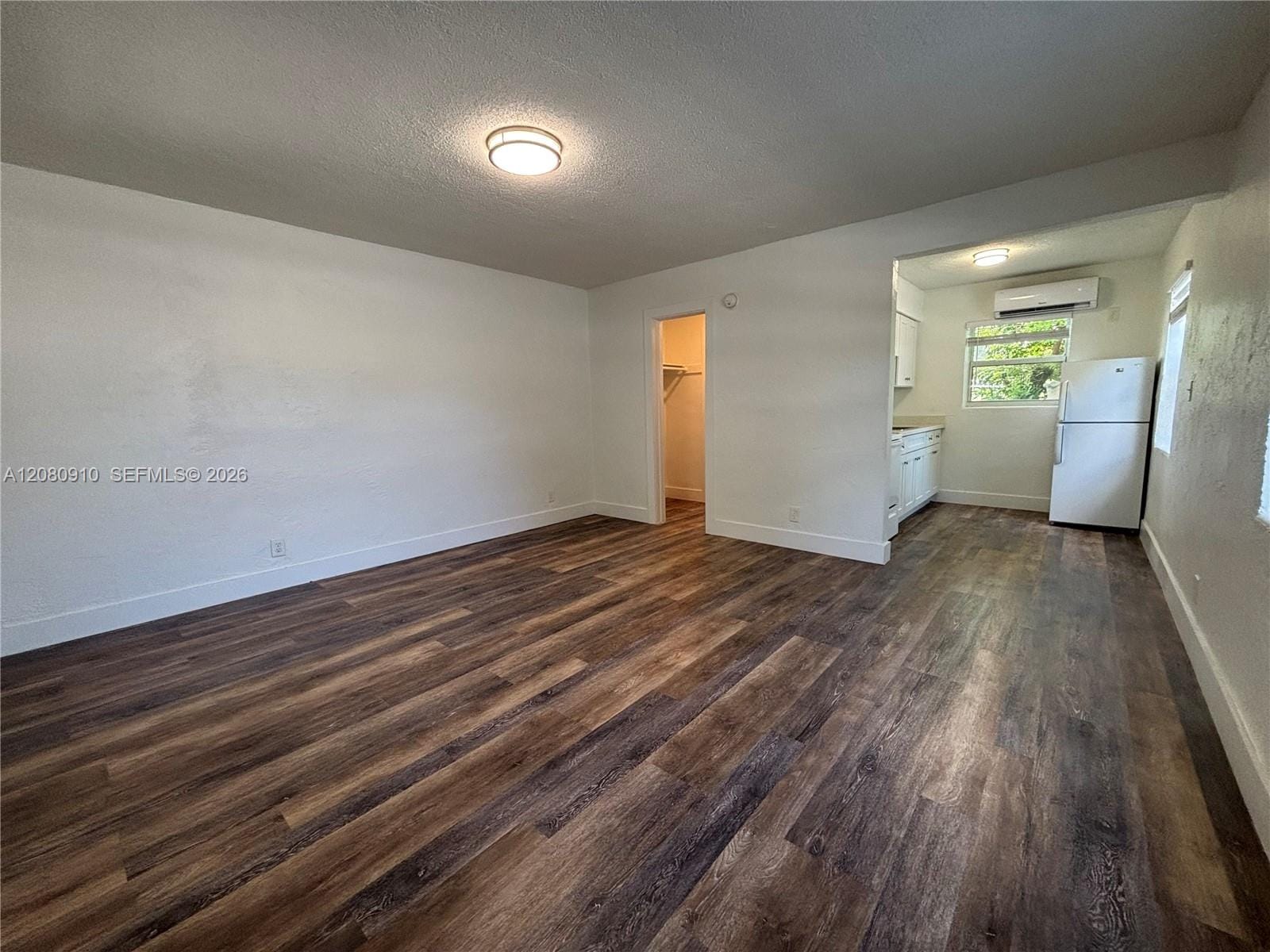 1821 Thomas Street 6 — photo 3
