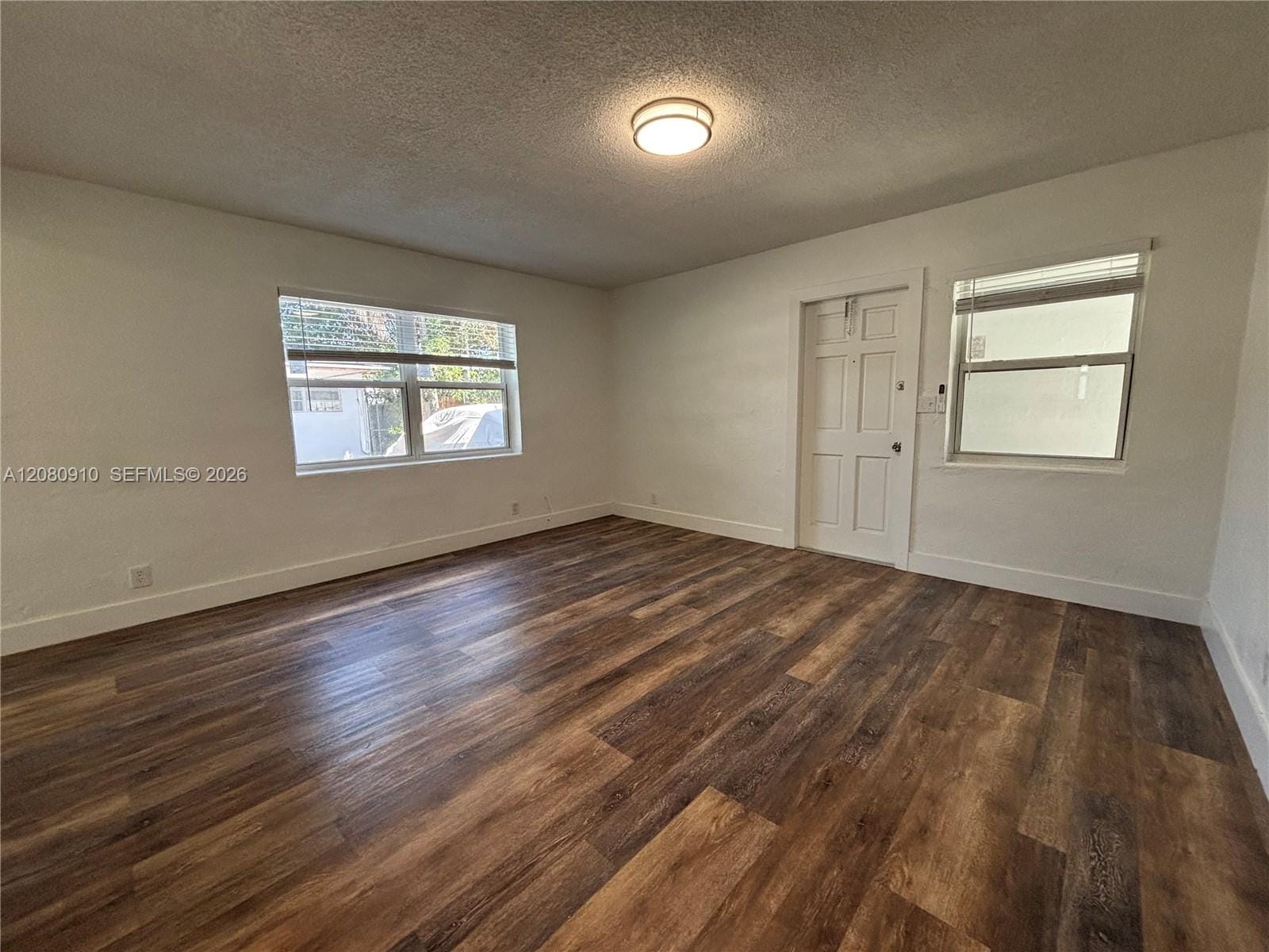 1821 Thomas Street 6 — photo 4