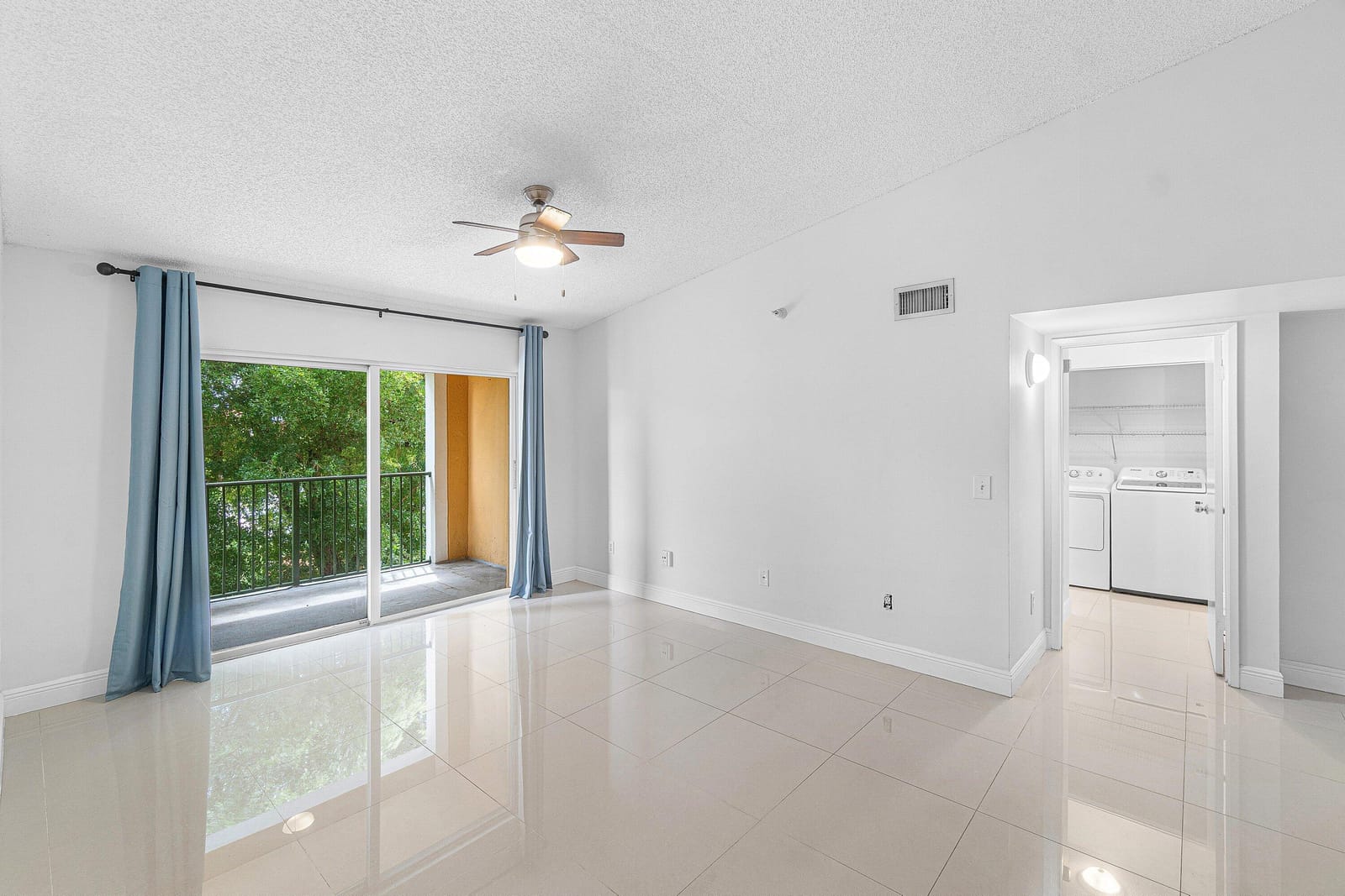 131 YACHT CLUB Way 307 — photo 6